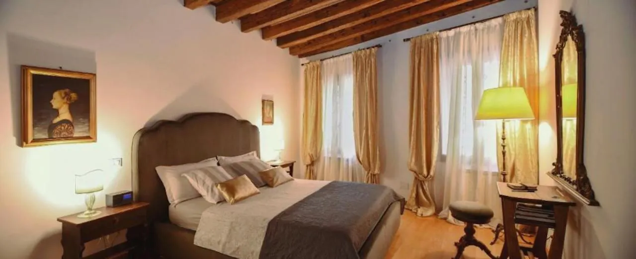Leone Marciano Venice Apartment Independent And Private Entrance contacts